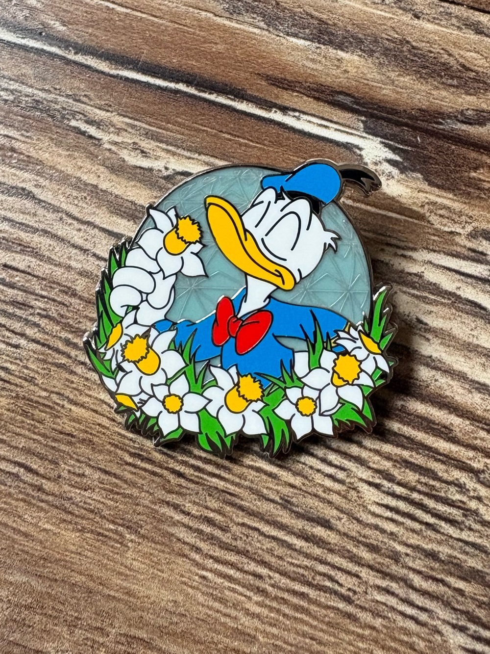 Disney Donald Duck Epcot Flower & Garden Festival 2022 Spaceship Earth Pin
